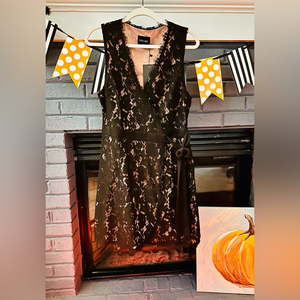 Do + Be l Black Lace Cocktail Dress